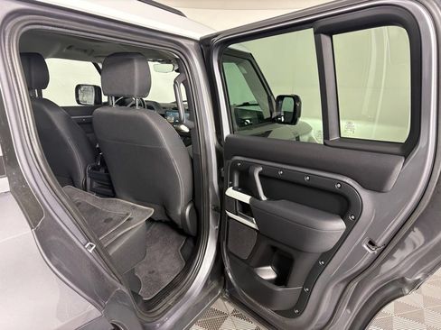 Used 2022 Land Rover Defender 110 AWD/4WD image 27