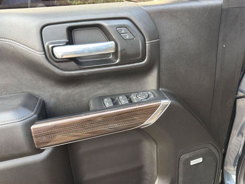 Used 2021 Chevrolet Silverado 1500 LT Trail Boss w/ Convenience Package II AWD/4WD image 6