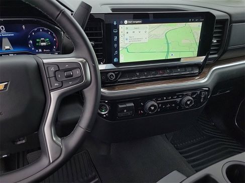 Used 2025 Chevrolet Silverado 2500 LT w/ Convenience Package image 25