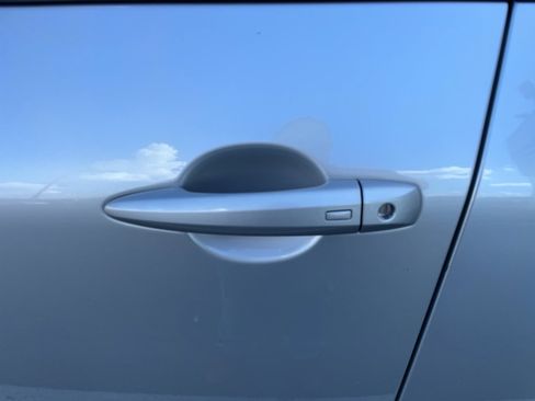 Used 2025 Nissan Rogue SV image 7