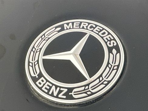 Used 2023 Mercedes-Benz GLB 250 4MATIC image 35
