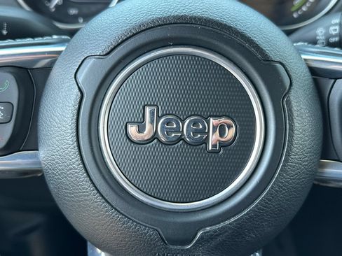 Used 2022 Jeep Wrangler Unlimited Sahara w/ Safety Group AWD/4WD image 40