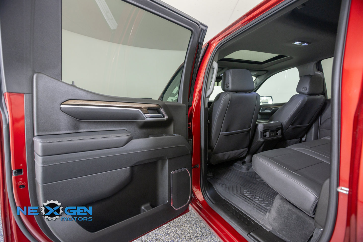 Used 2025 Chevrolet Silverado 1500 RST w/ RST All Star Premium Package AWD/4WD image 27