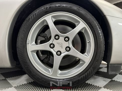 Used 2004 Chevrolet Corvette Convertible 2D w/ Preferred Equipment Group image 25