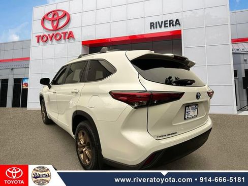 Used 2023 Toyota Highlander Bronze Edition AWD/4WD image 4