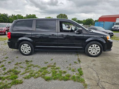 Used 2015 Dodge Grand Caravan SE w/ Quick Order Package 29E SE FWD image 17