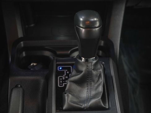 Used 2020 Toyota Tacoma TRD Sport AWD/4WD image 20