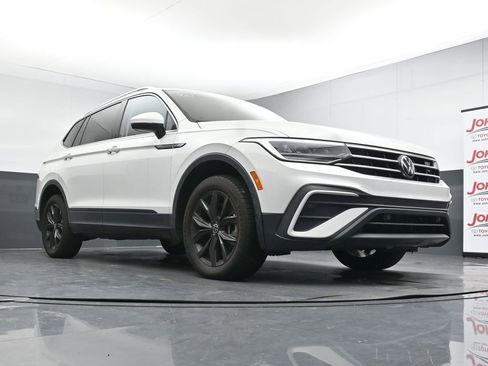 Used 2024 Volkswagen Tiguan SE AWD/4WD image 33