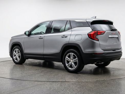 Used 2024 GMC Terrain SLE FWD image 6