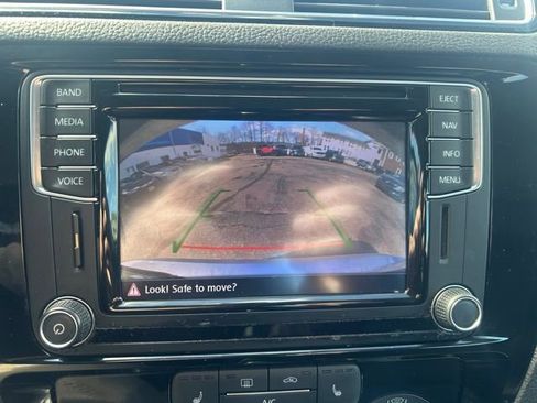 Used 2016 Volkswagen Jetta SEL FWD image 25