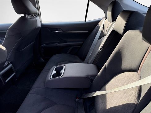 Certified 2020 Toyota Camry LE image 14