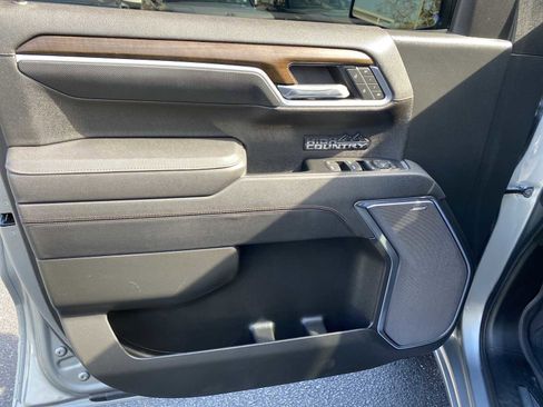 Used 2025 Chevrolet Silverado 1500 High Country w/ High Country Premium Package image 28