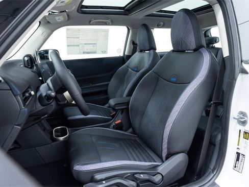 Certified 2025 MINI Cooper 2-Door Hardtop image 22