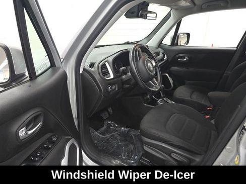 Used 2019 Jeep Renegade Latitude w/ Cold Weather Group AWD/4WD image 11