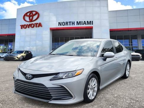 Used 2023 Toyota Camry LE image 2
