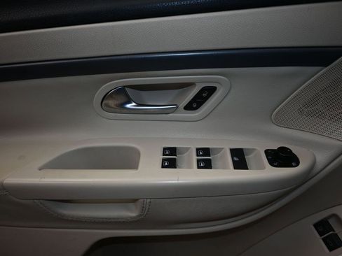 Used 2010 Volkswagen Eos Komfort FWD image 15