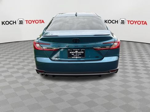 Used 2025 Toyota Camry SE w/ Convenience Package FWD image 7