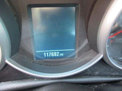 Used 2016 Chevrolet Cruze LT FWD image 13