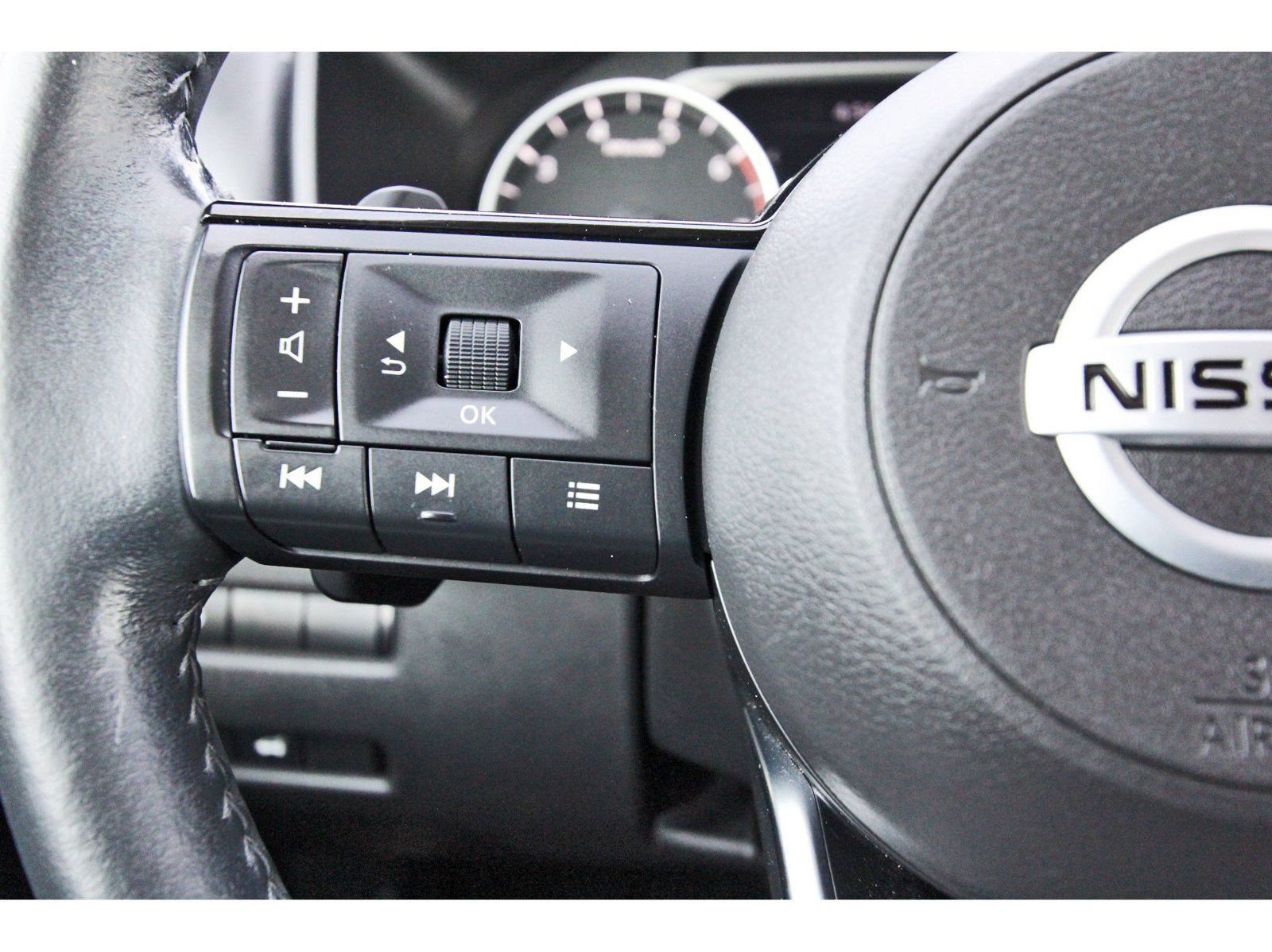 Used 2021 Nissan Rogue SL FWD image 19