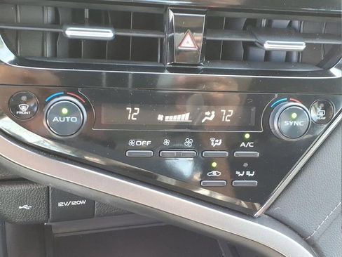 Used 2022 Toyota Camry LE image 17