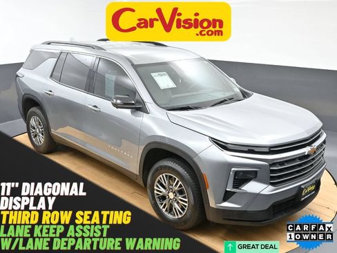 Used 2024 Chevrolet Traverse LT FWD image 1