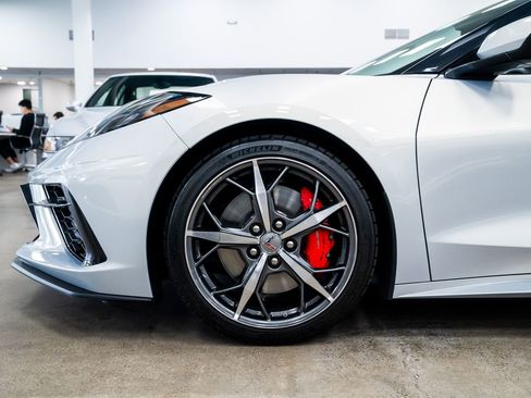 Used 2021 Chevrolet Corvette Stingray Preferred Conv w/ Z51 Performance Package RWD image 4