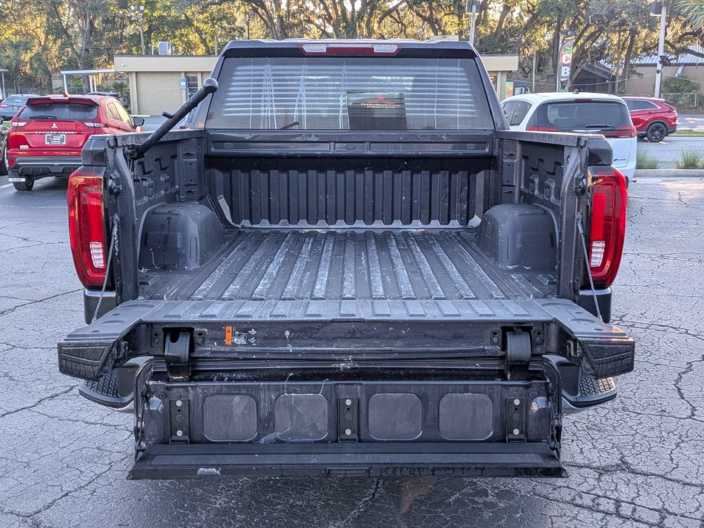 Used 2025 GMC Sierra 1500 SLT AWD/4WD image 13