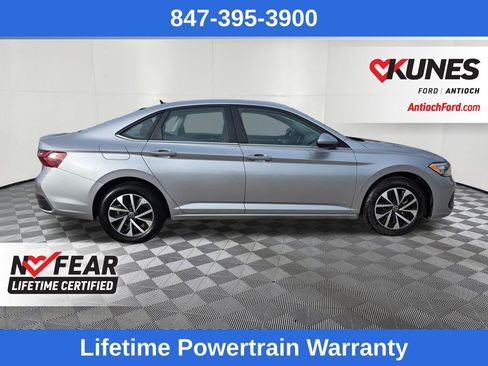 Used 2024 Volkswagen Jetta S image 8