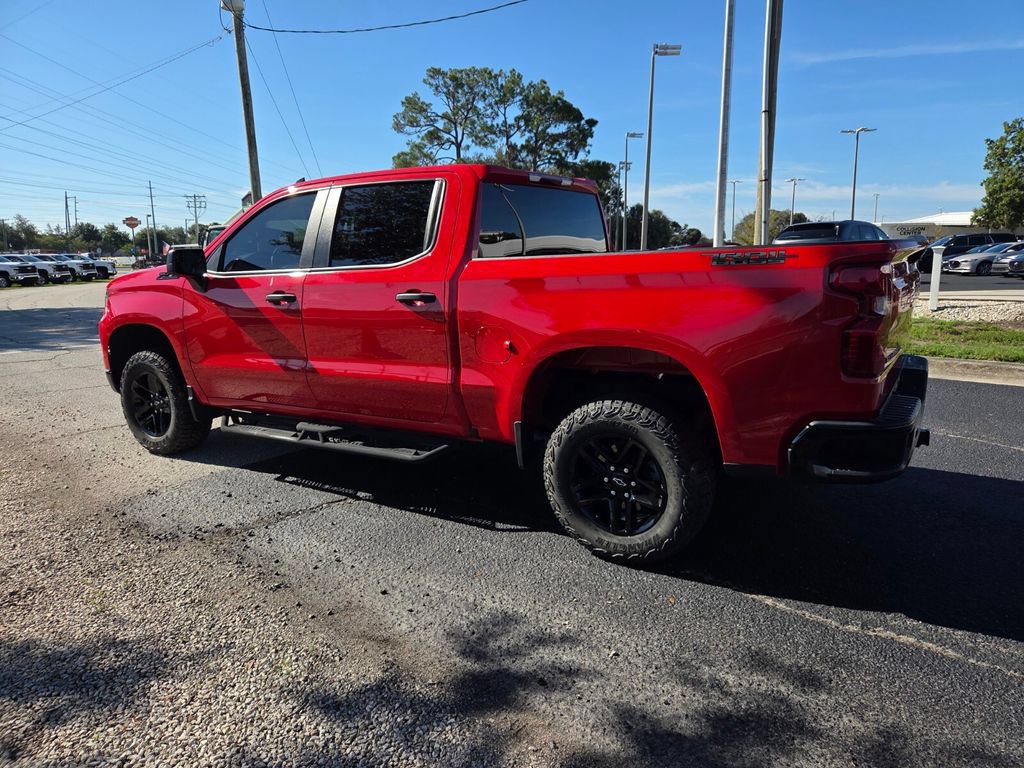 Used 2025 Chevrolet Silverado 1500 Custom Trail Boss w/ Dark Appearance Package AWD/4WD image 10