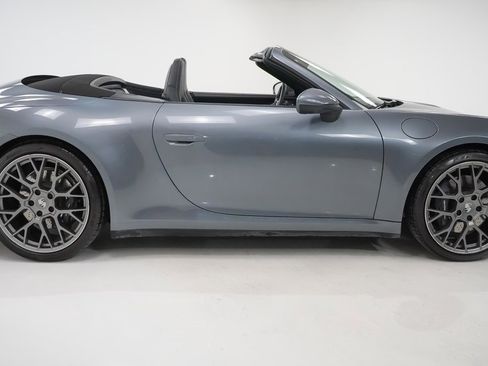 Certified 2025 Porsche 911 Carrera image 9