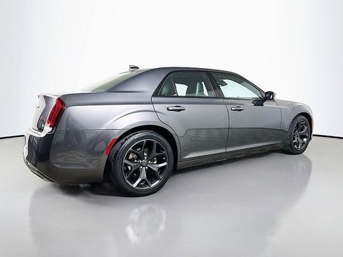 Used 2022 Chrysler 300 S image 7