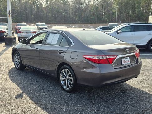 Used 2017 Toyota Camry XLE image 5
