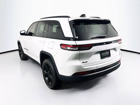 Used 2023 Jeep Grand Cherokee Altitude AWD/4WD image 5