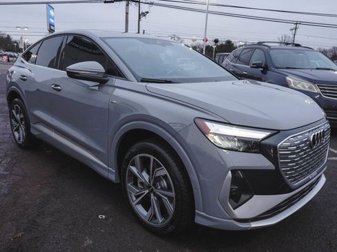 Used 2024 Audi Q4 e-tron Premium Plus image 3