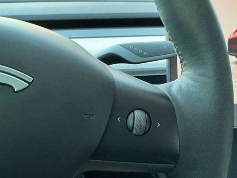 Used 2023 Tesla Model Y Performance image 49