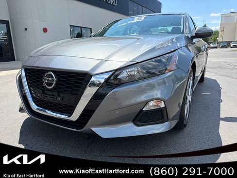 Used 2022 Nissan Altima 2.5 S FWD image 3