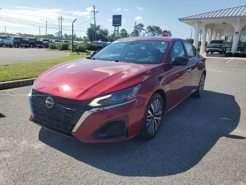 Used 2025 Nissan Altima 2.5 SV FWD image 1