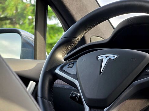 Used 2019 Tesla Model X 100D AWD/4WD image 29