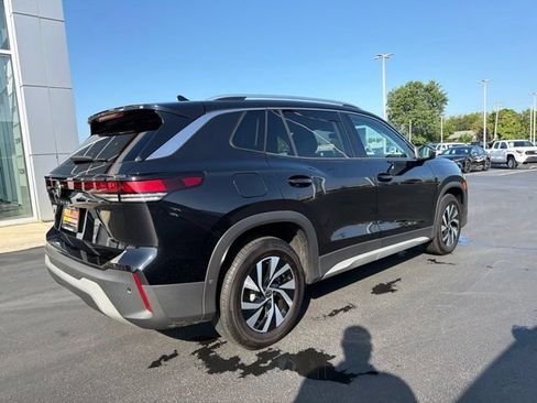 Used 2025 Volkswagen Tiguan S FWD image 7