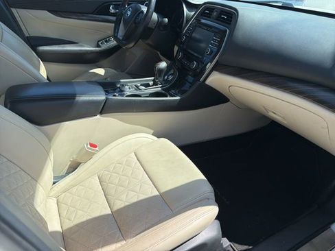 Used 2017 Nissan Maxima Platinum w/ Medallion Package FWD image 25