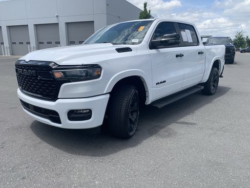 Used 2025 RAM 1500 Big Horn AWD/4WD image 5