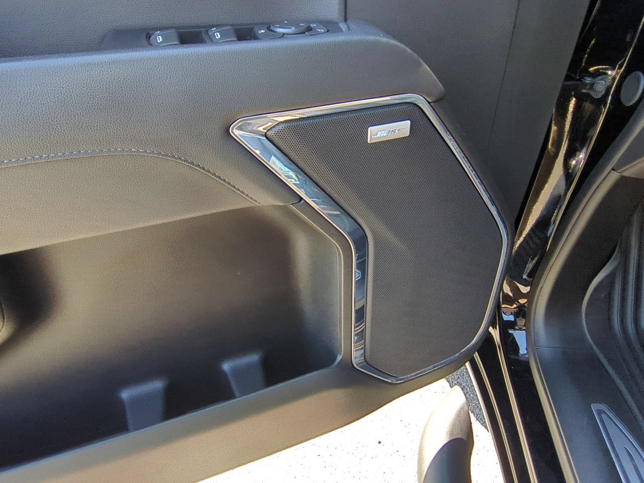 Used 2025 Chevrolet Silverado 1500 LT Trail Boss w/ Convenience Package II AWD/4WD image 24