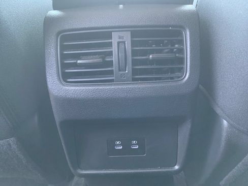 Used 2024 Nissan Rogue SV AWD/4WD image 16