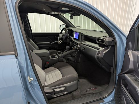 Used 2025 Toyota 4Runner TRD Off-Road image 28