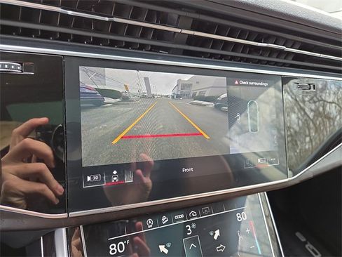 Certified 2022 Audi Q8 Premium image 18