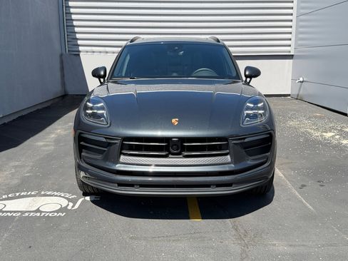 Certified 2026 Porsche Macan AWD/4WD image 6