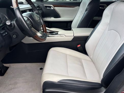 Used 2019 Lexus RX 350 AWD w/ Navigation Package image 16