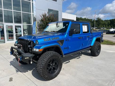 Used 2021 Jeep Gladiator Sport AWD/4WD image 1