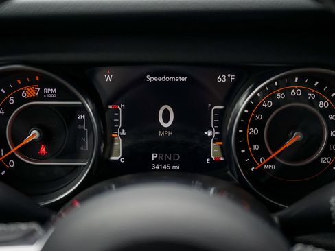 Used 2021 Jeep Wrangler Unlimited Sahara w/ LED Lighting Group image 11