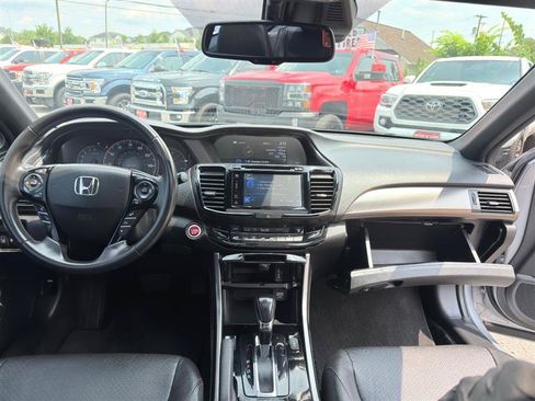 Used 2016 Honda Accord Touring image 20